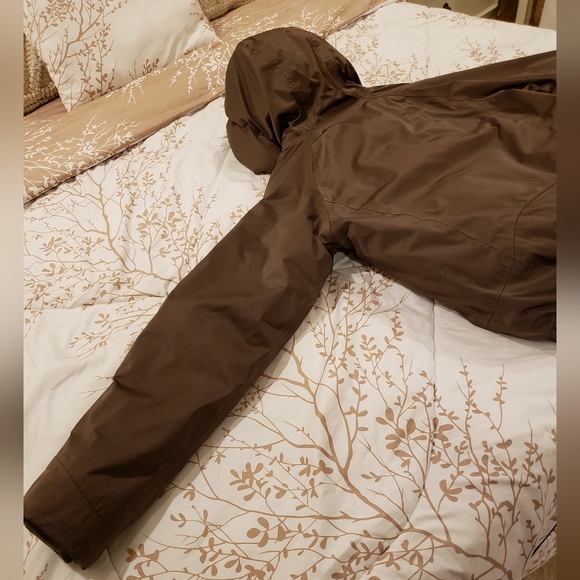 Women's Medium Northface Padma Bomber Jacket, Brown - Picture 8 of 12